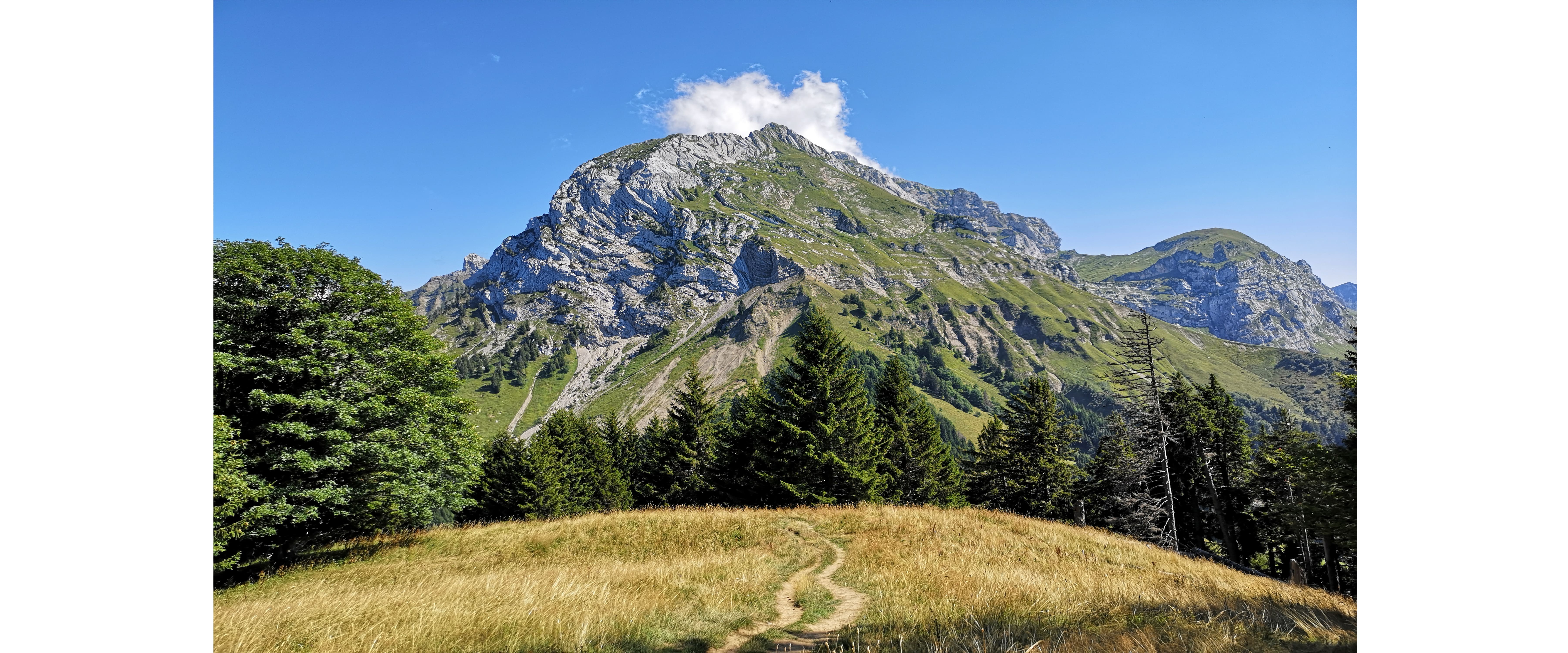 une image de caroussel, photo d'une montagne, le lanfonnet